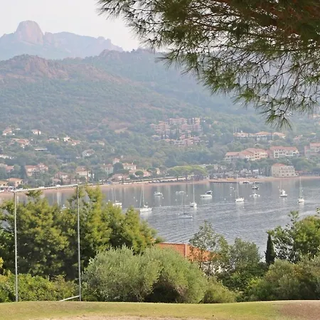 Apartment Cap Esterel Village : 3 Pieces Renove Vue Au Calme V3 - Esterel 282la Saint-Raphael (Var)